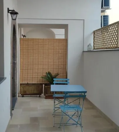 Casa Lauro Blu * מטה