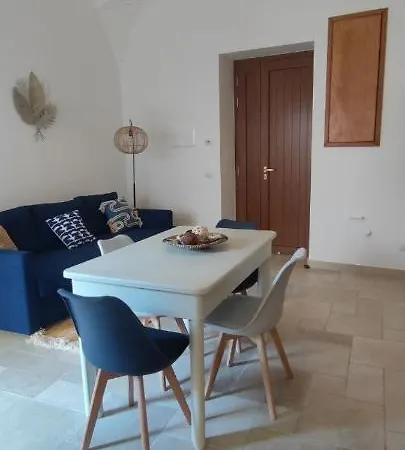 Casa Lauro Blu דירה מטה